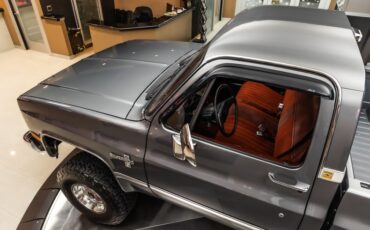 Chevrolet-Silverado-1987-Gray-Metallic-Red-48