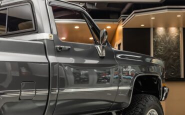 Chevrolet-Silverado-1987-Gray-Metallic-Red-6