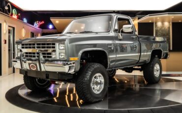 Chevrolet-Silverado-1987-Gray-Metallic-Red-9