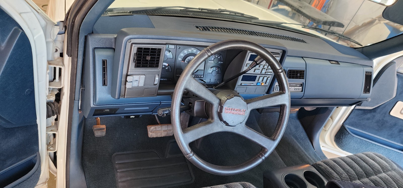 Chevrolet-Silverado-3500-1990-Extended-Cab-Pickup-26