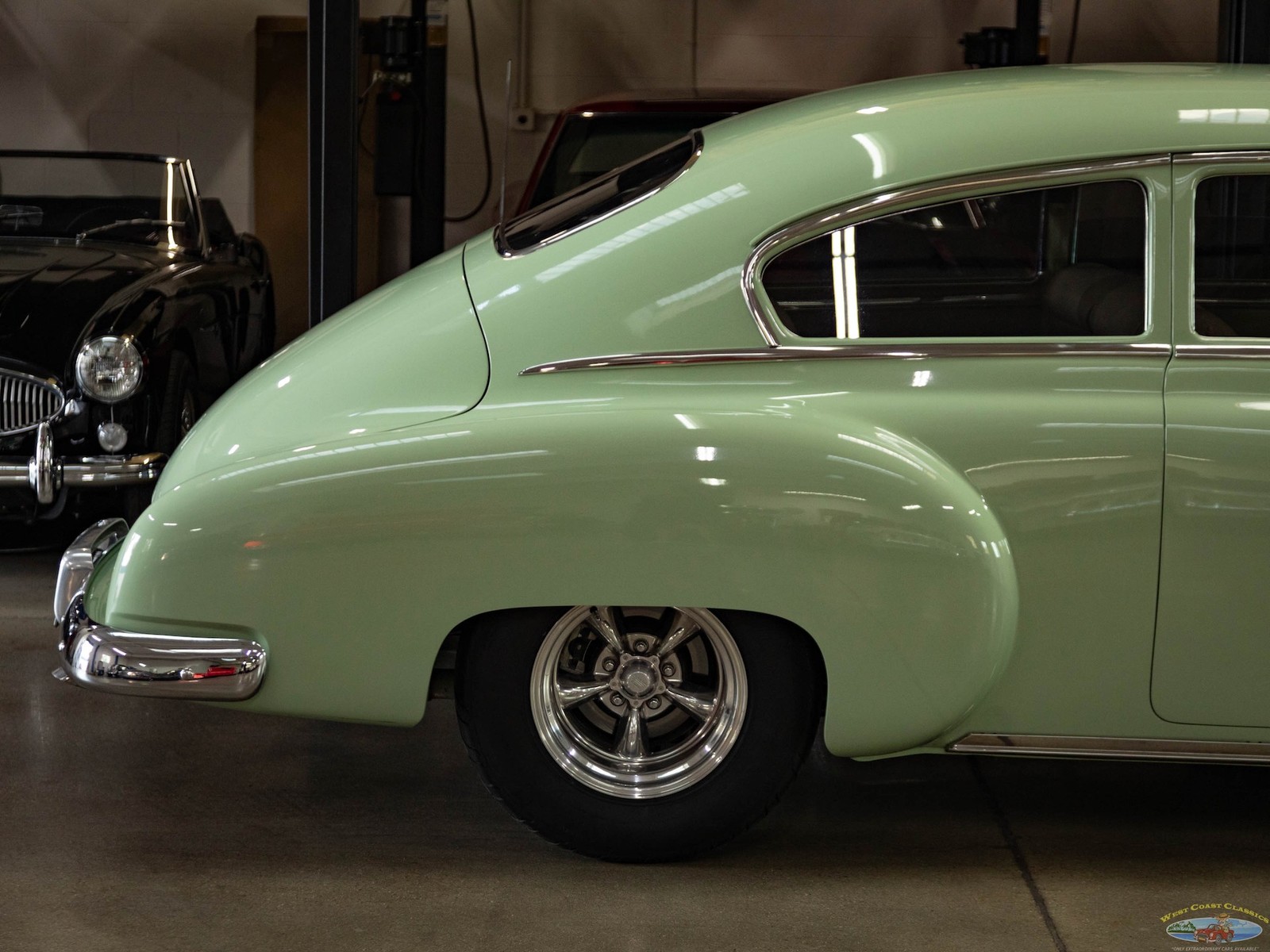 Chevrolet-Special-Fleetline-1950-2-Door-Sedan-1