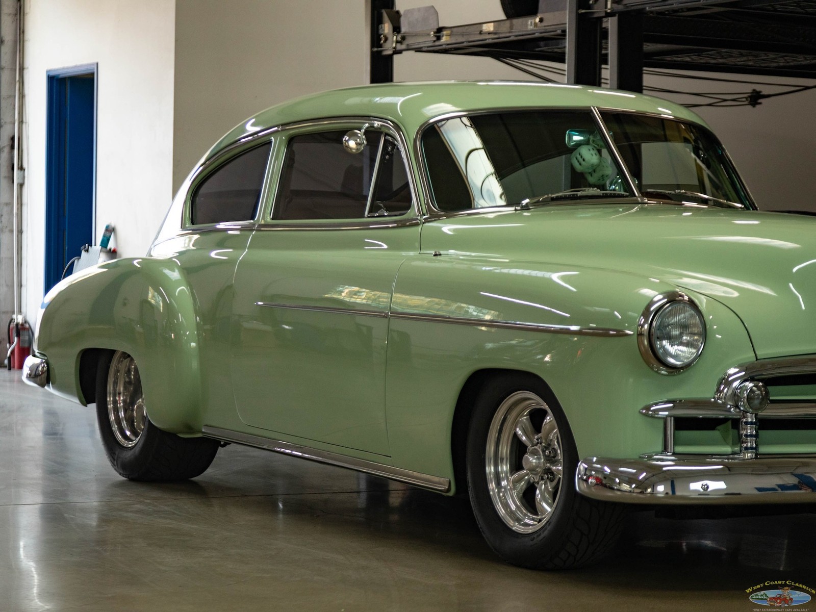 Chevrolet-Special-Fleetline-1950-2-Door-Sedan-11