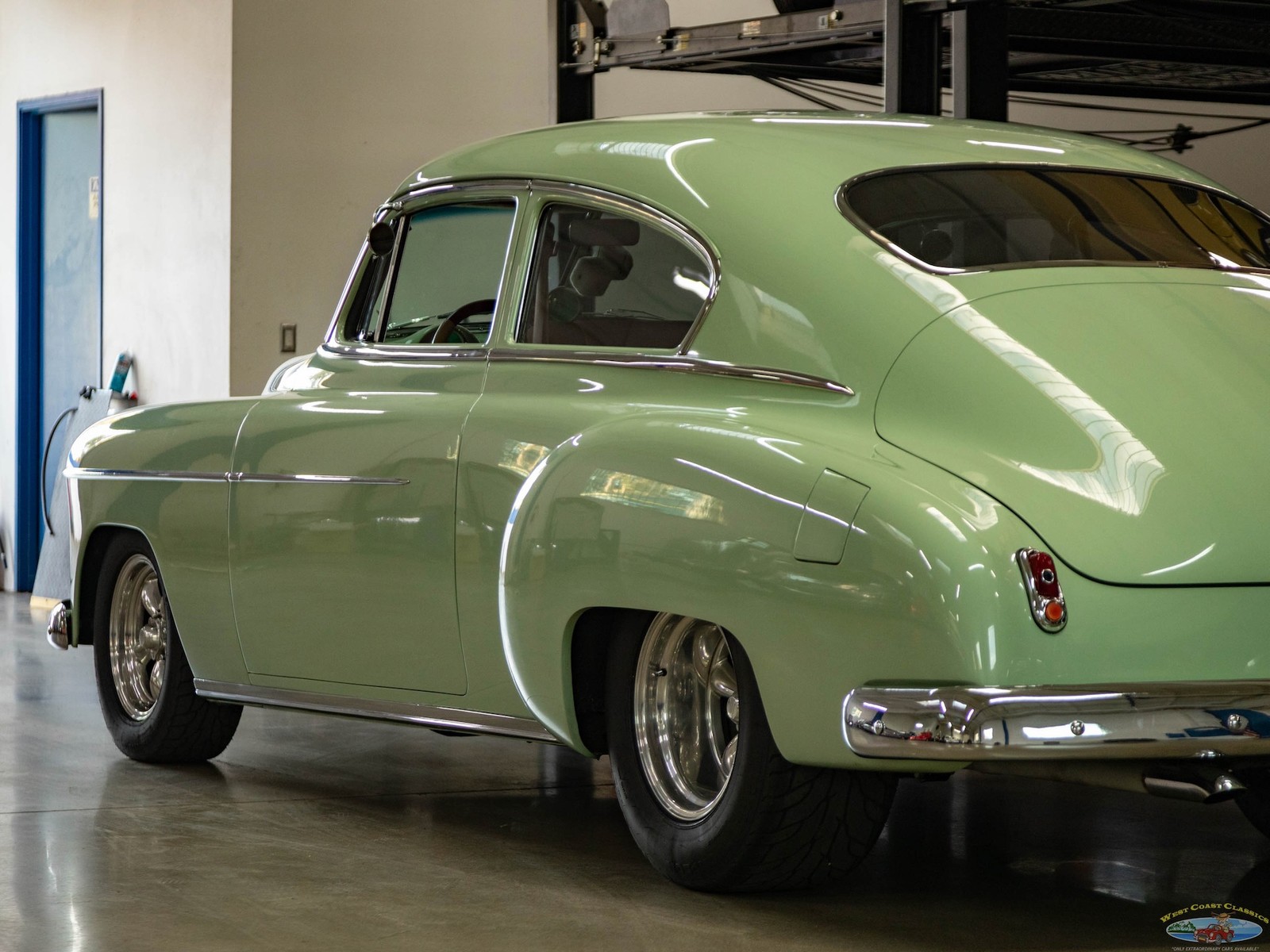 Chevrolet-Special-Fleetline-1950-2-Door-Sedan-22