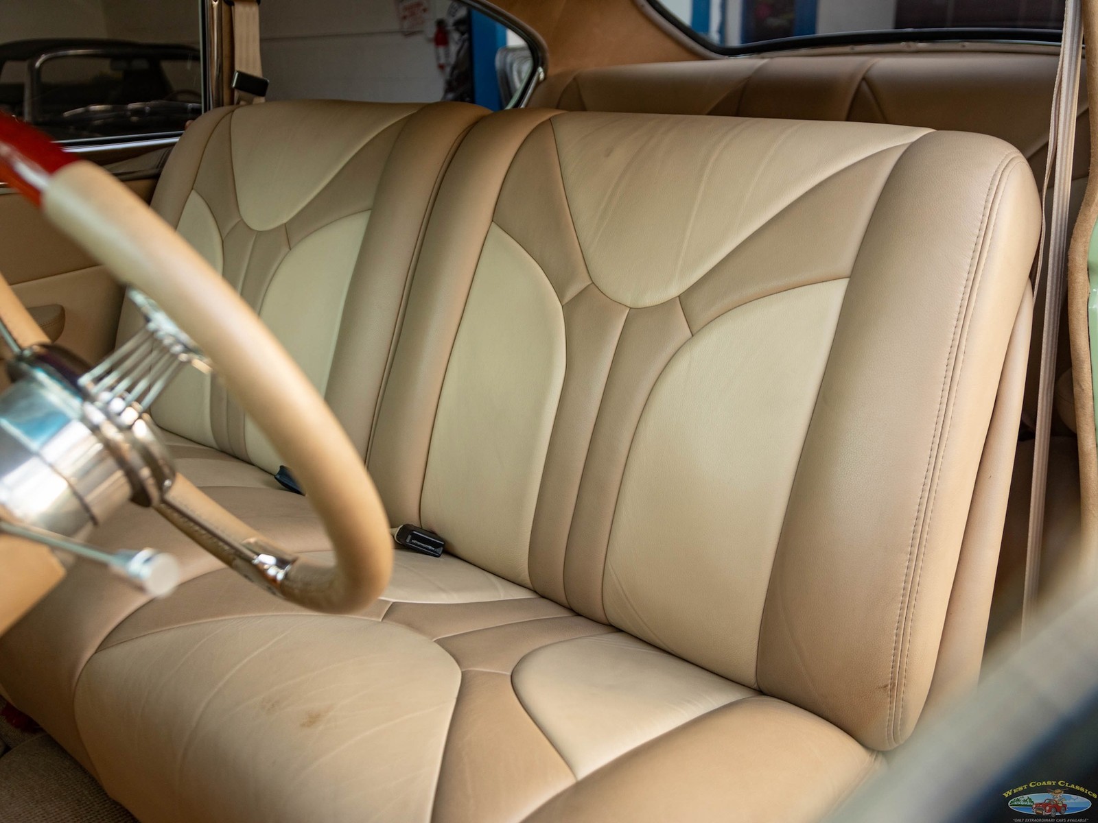 Chevrolet-Special-Fleetline-1950-2-Door-Sedan-27