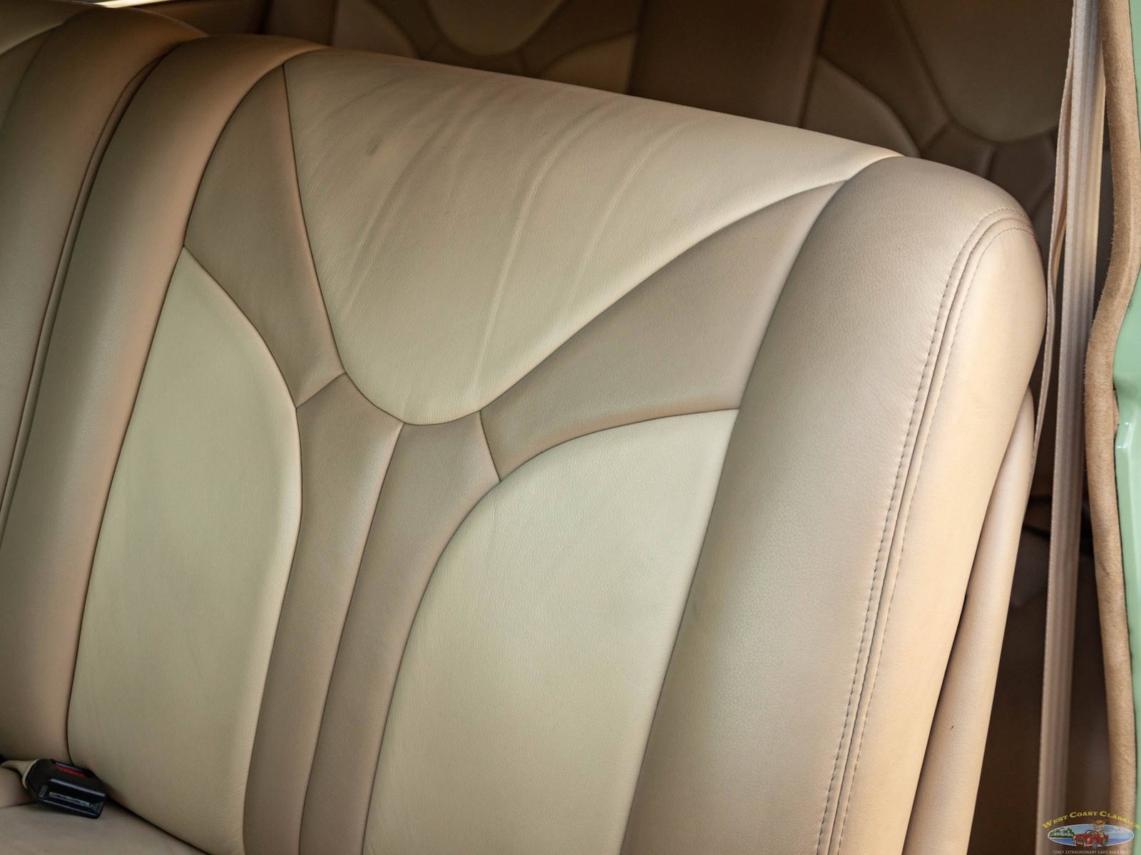 Chevrolet-Special-Fleetline-1950-2-Door-Sedan-28