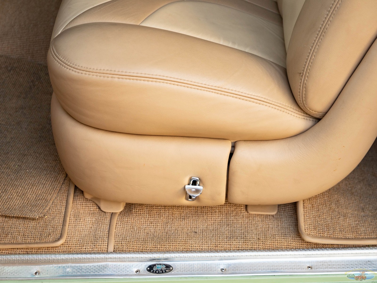 Chevrolet-Special-Fleetline-1950-2-Door-Sedan-31