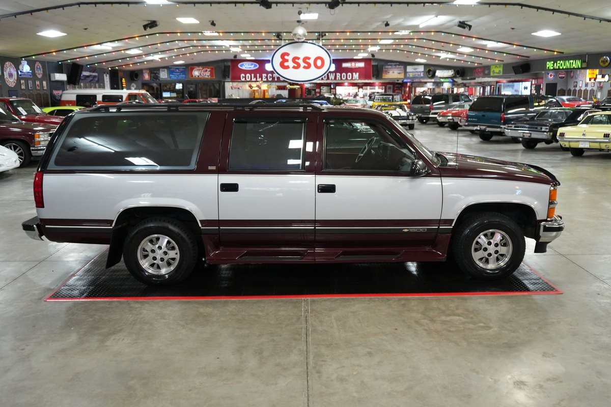 Chevrolet-Suburban-1994-SUV-15