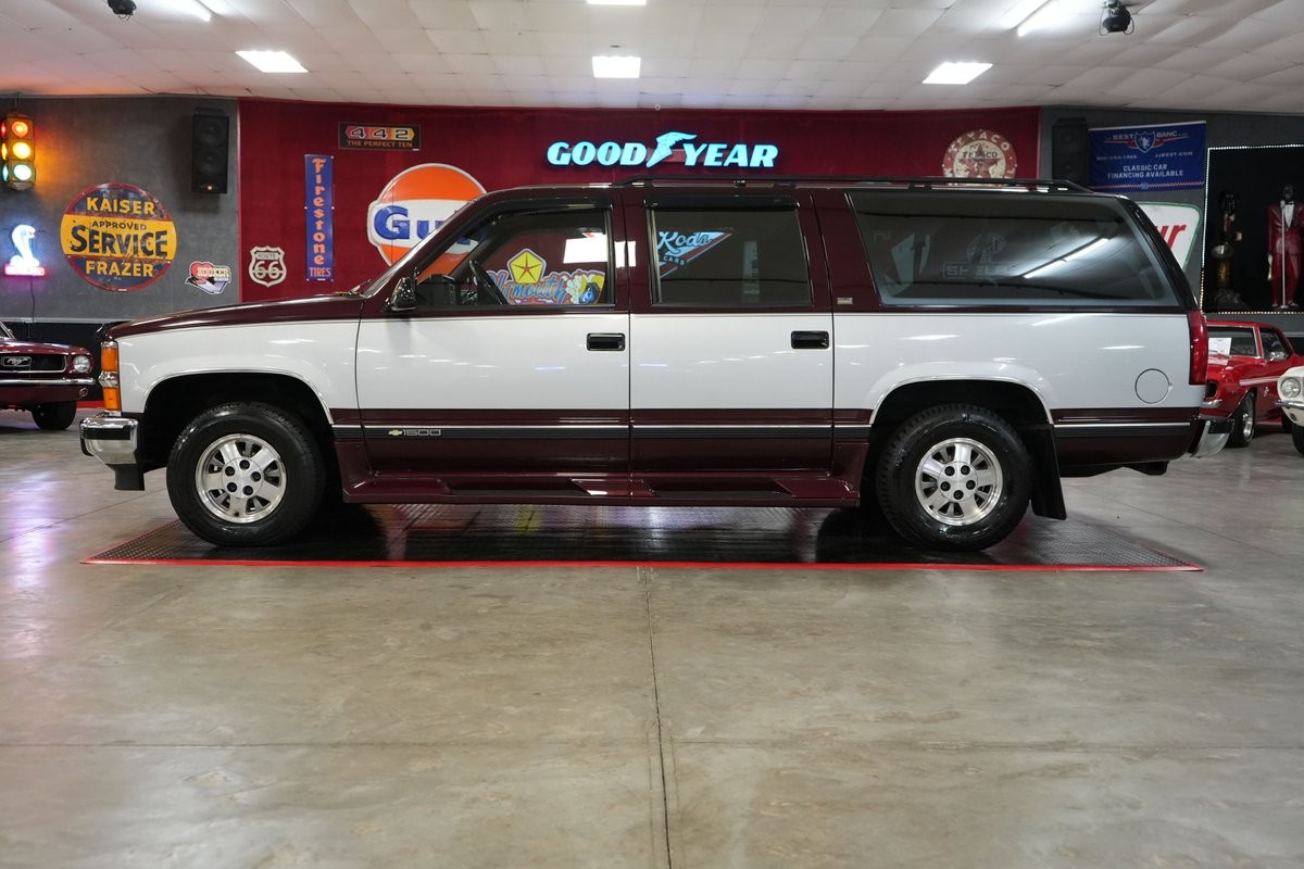 Chevrolet-Suburban-1994-SUV-19