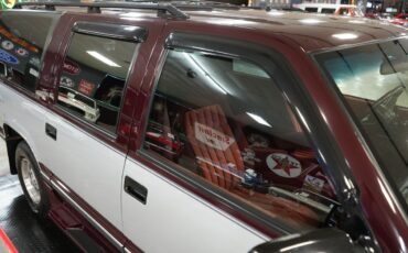 Chevrolet-Suburban-1994-SUV-34