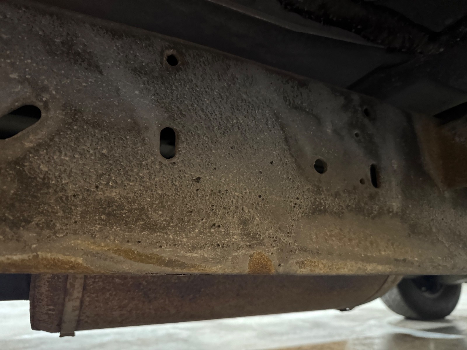 Chevrolet-Suburban-1995-SUV-12