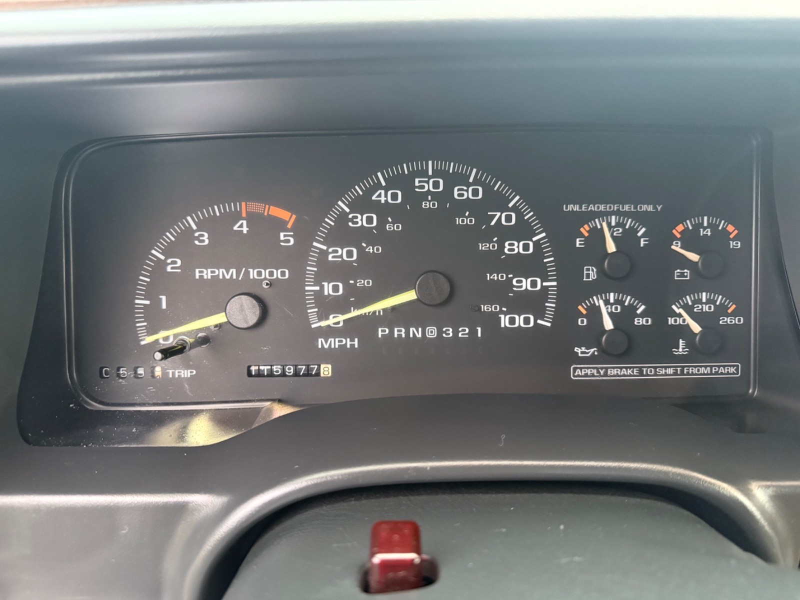 Chevrolet-Suburban-1995-SUV-15