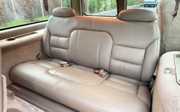 Chevrolet-Suburban-1995-SUV-17