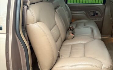 Chevrolet-Suburban-1995-SUV-18