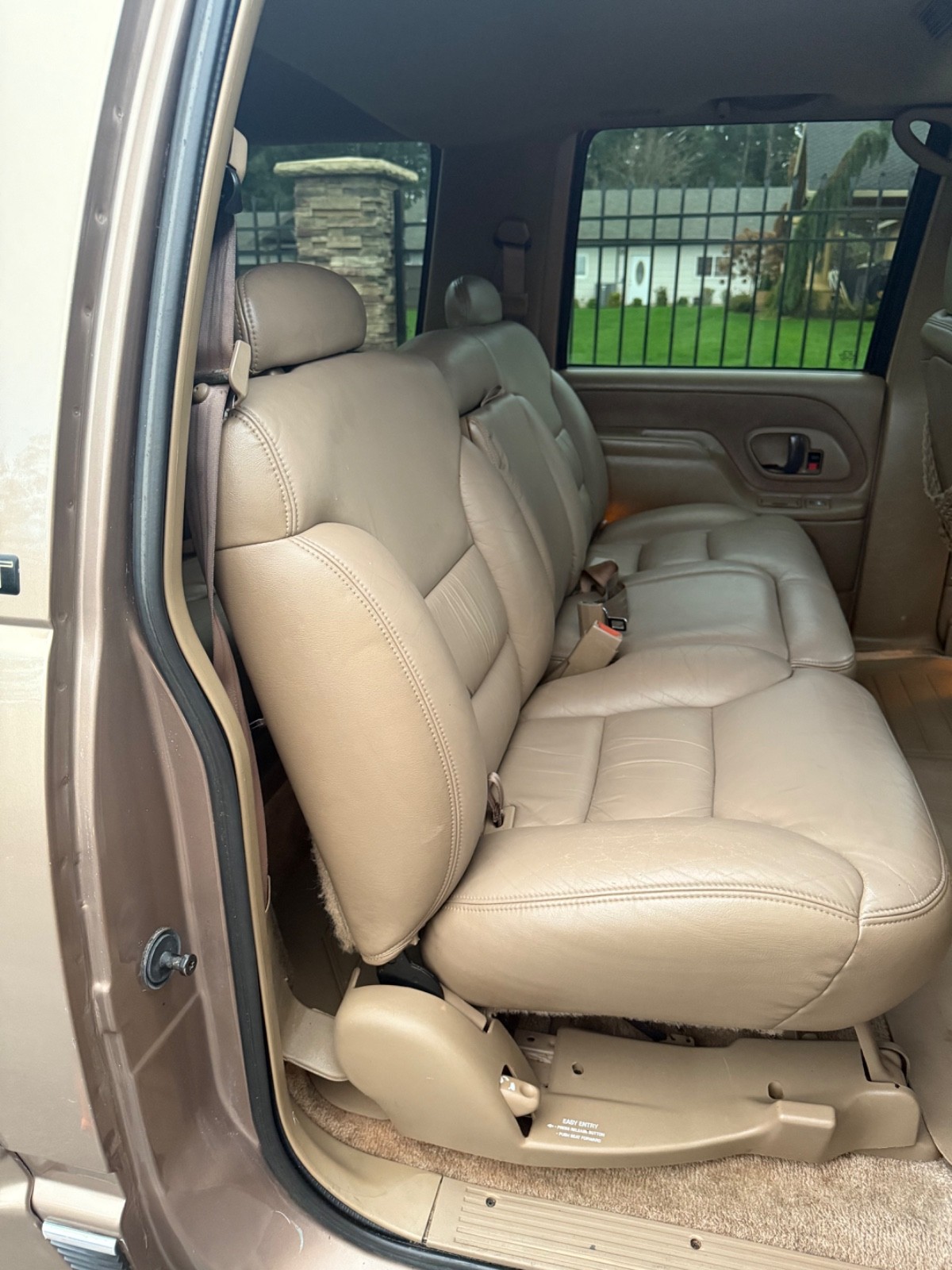 Chevrolet-Suburban-1995-SUV-18