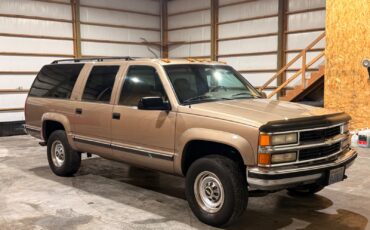 Chevrolet-Suburban-1995-SUV-4