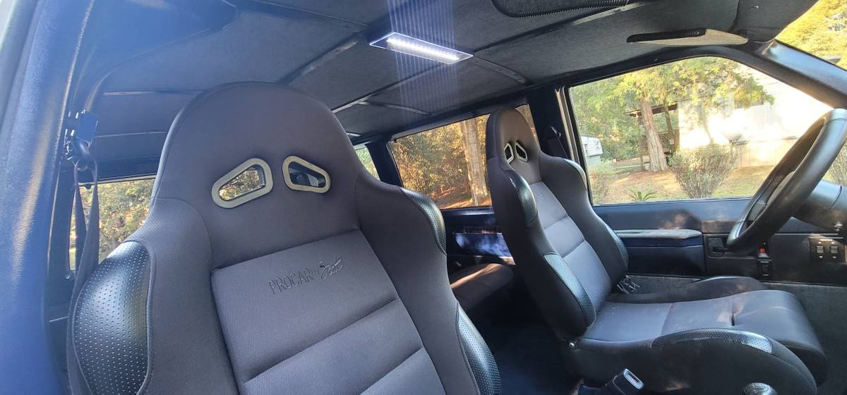 Chevrolet-astro-1987-12