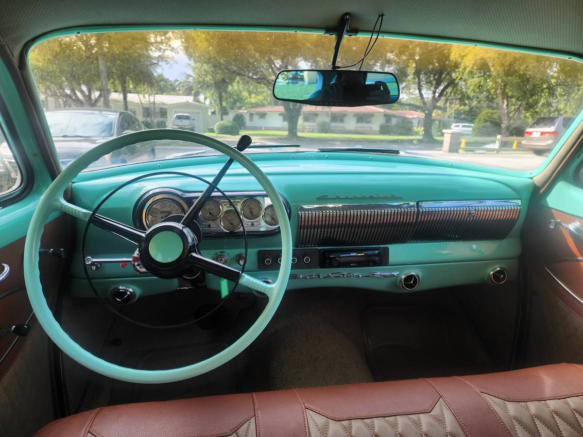 Chevrolet-bel-air-1953-green-12
