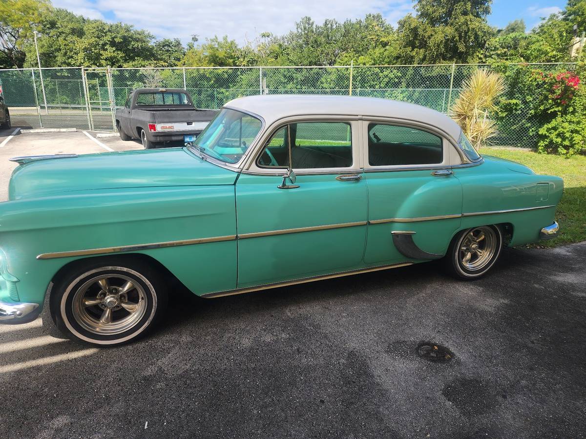Chevrolet-bel-air-1953-green-4