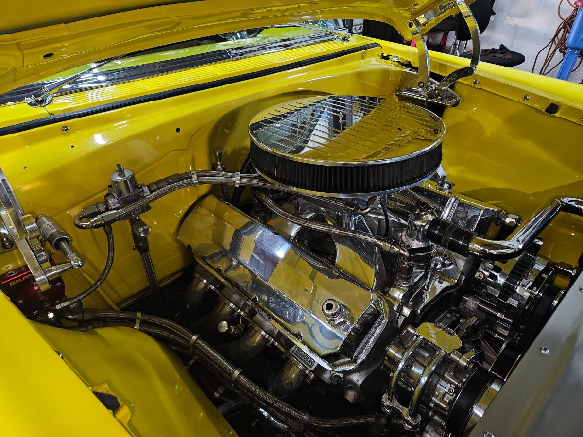 Chevrolet-bel-air-1956-yellow-20