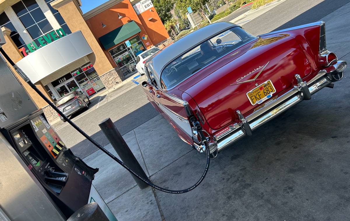 Chevrolet-belair-1957-red-13