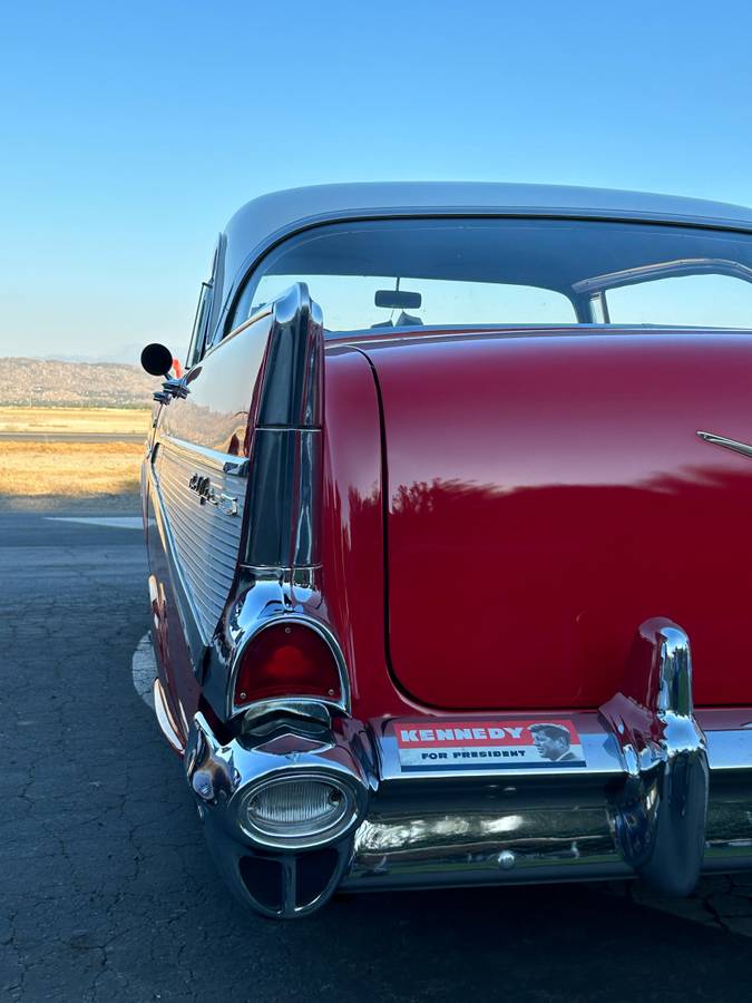 Chevrolet-belair-1957-red-32