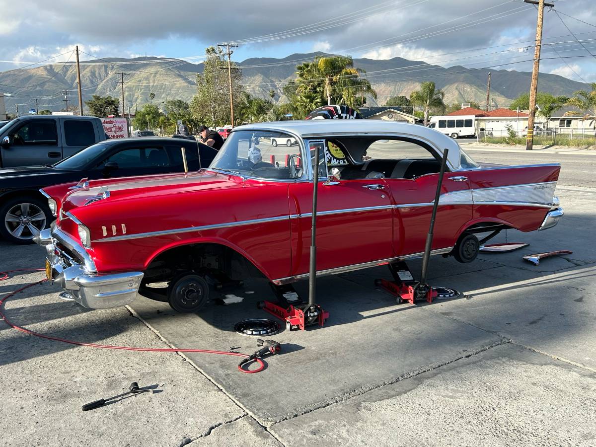 Chevrolet-belair-1957-red-4