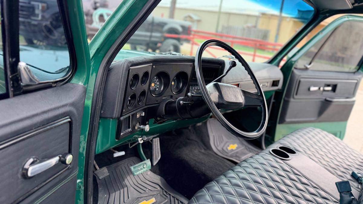 Chevrolet-big-10-1978-green-8
