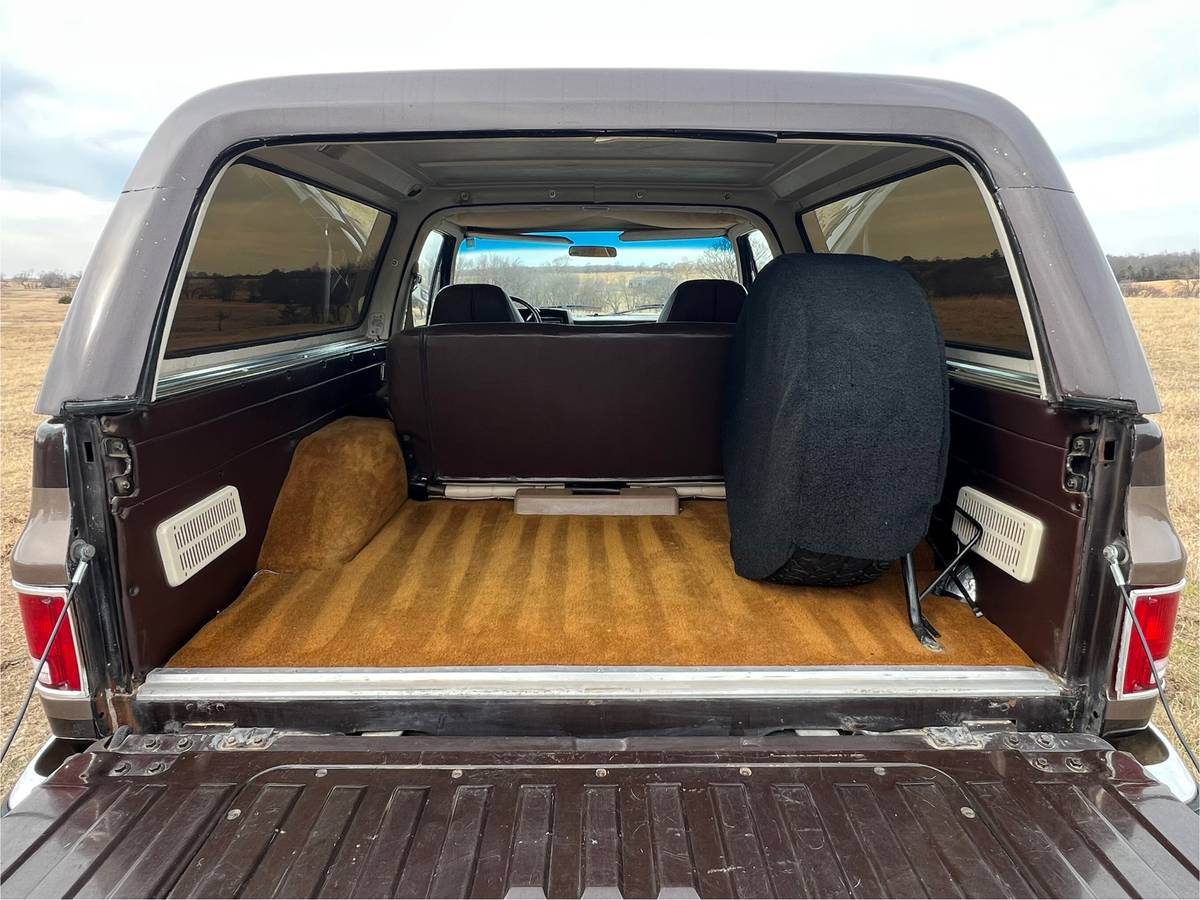 Chevrolet-blazer-12-ton-1987-brown-1