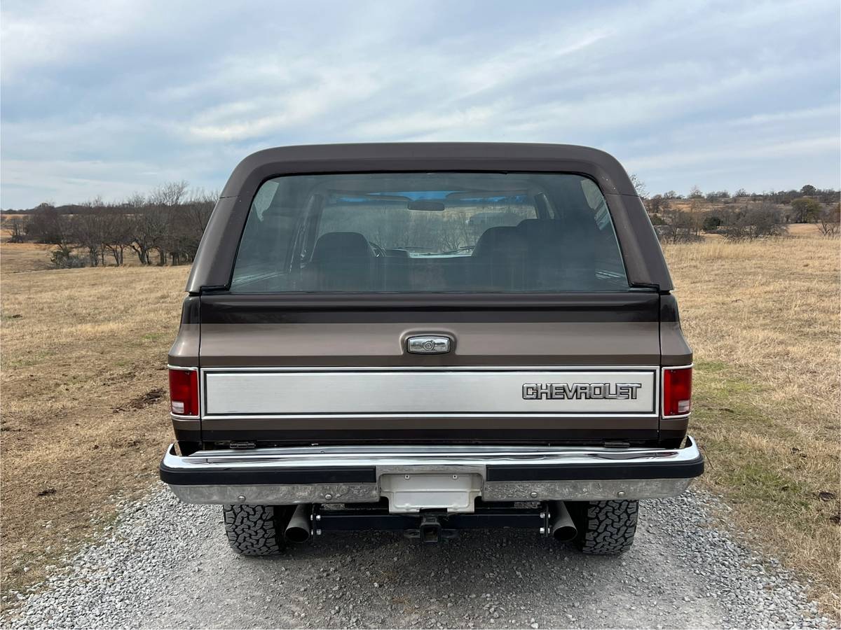 Chevrolet-blazer-12-ton-1987-brown-17