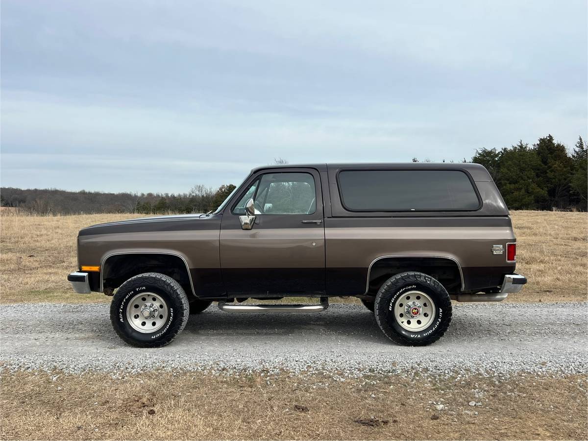 Chevrolet-blazer-12-ton-1987-brown