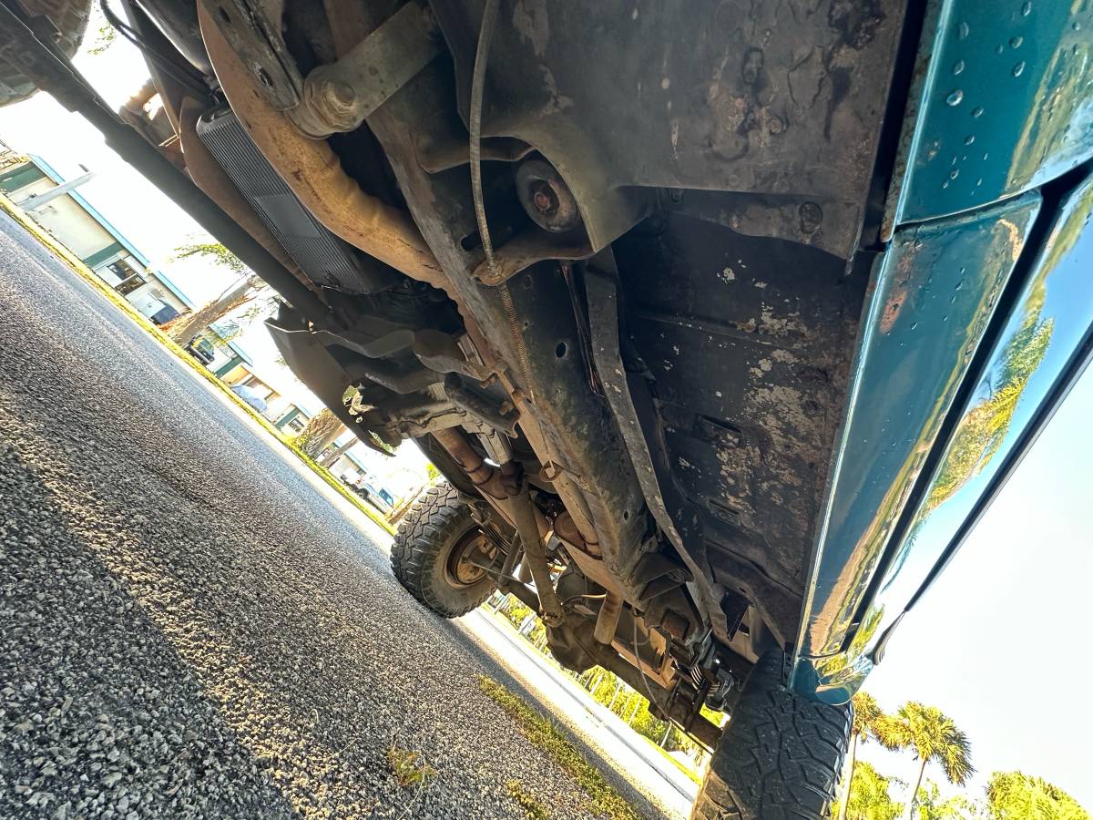 Chevrolet-blazer-1989-black-17