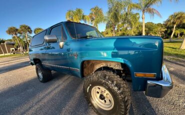 Chevrolet-blazer-1989-black-19