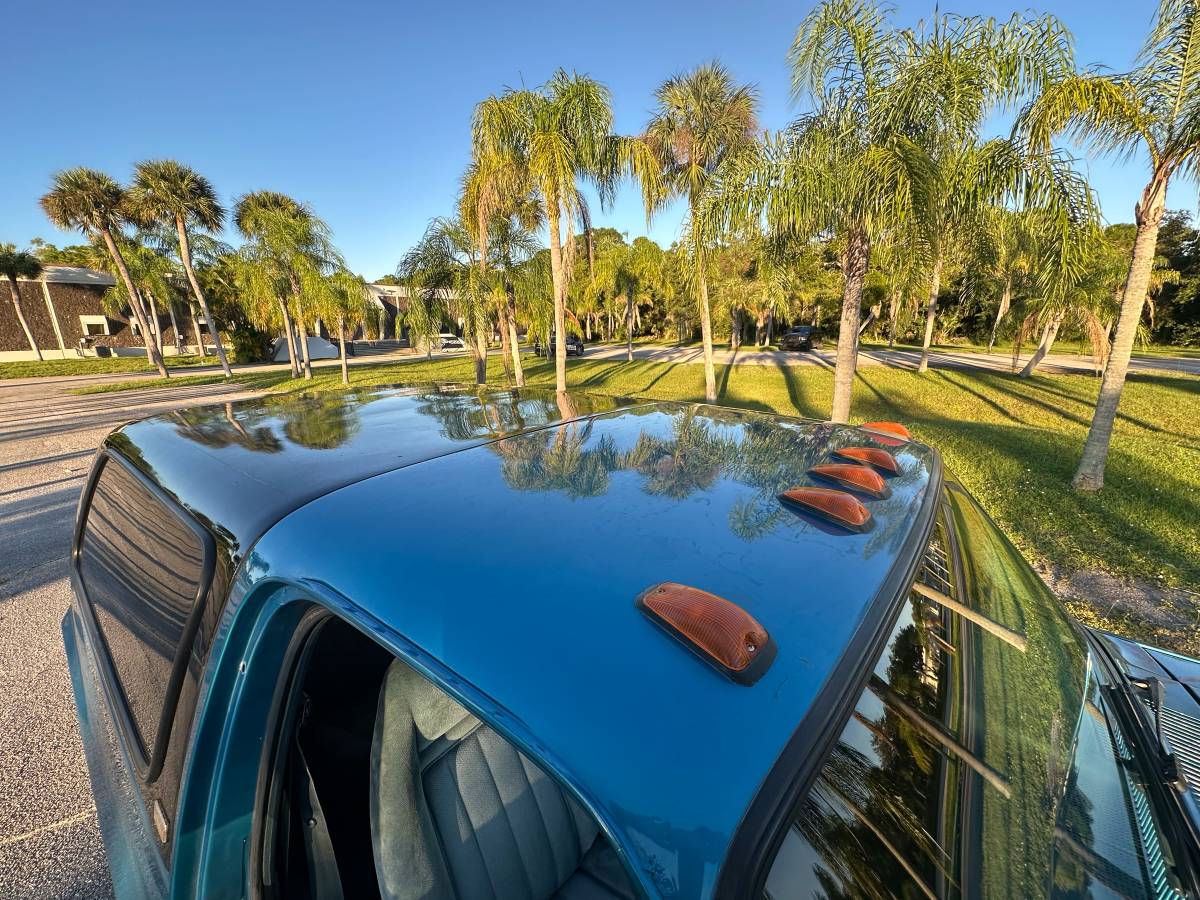 Chevrolet-blazer-1989-black-21