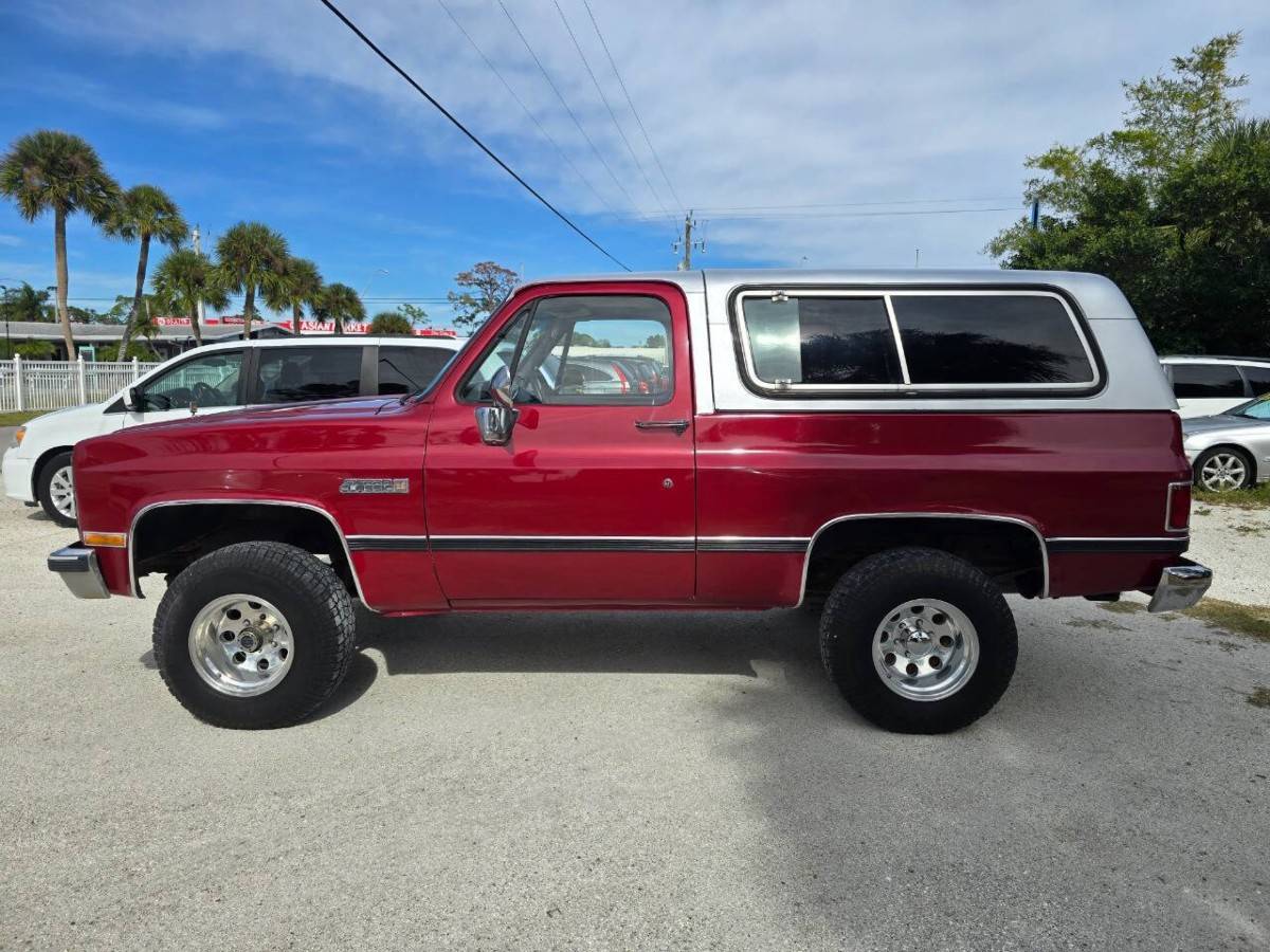 Chevrolet-blazer-1989-red-17