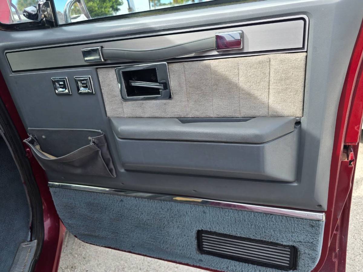 Chevrolet-blazer-1989-red-19