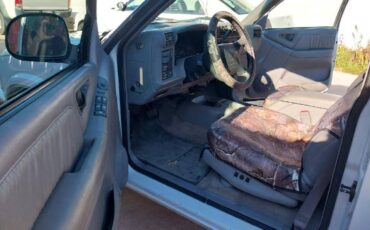 Chevrolet-blazer-1995-white-10