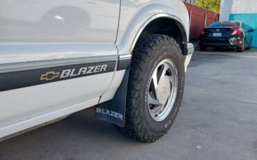 Chevrolet-blazer-1995-white-3