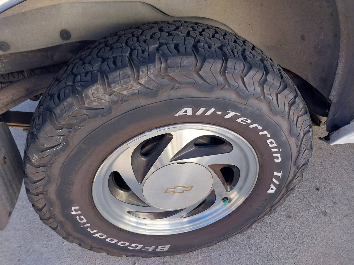 Chevrolet-blazer-1995-white-6