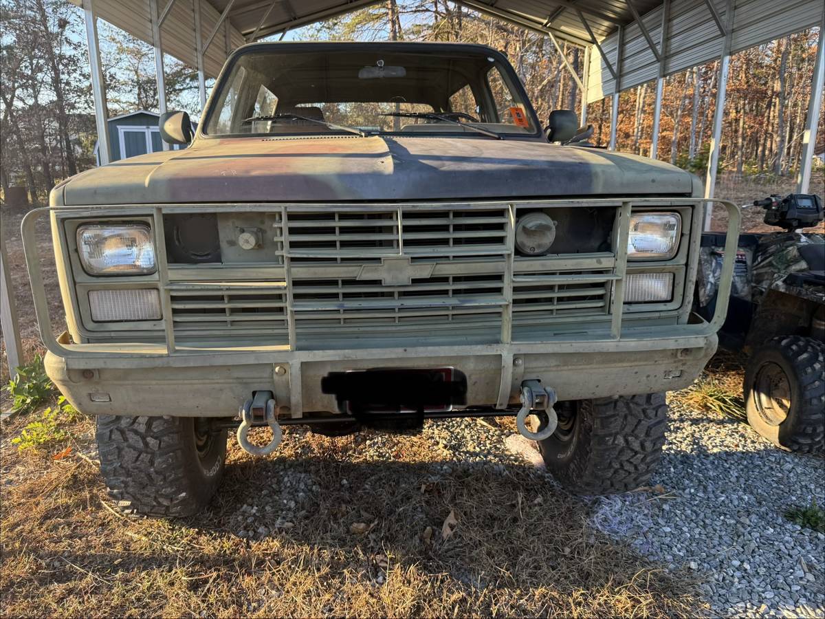 Chevrolet-blazer-diesel-1985-green-1