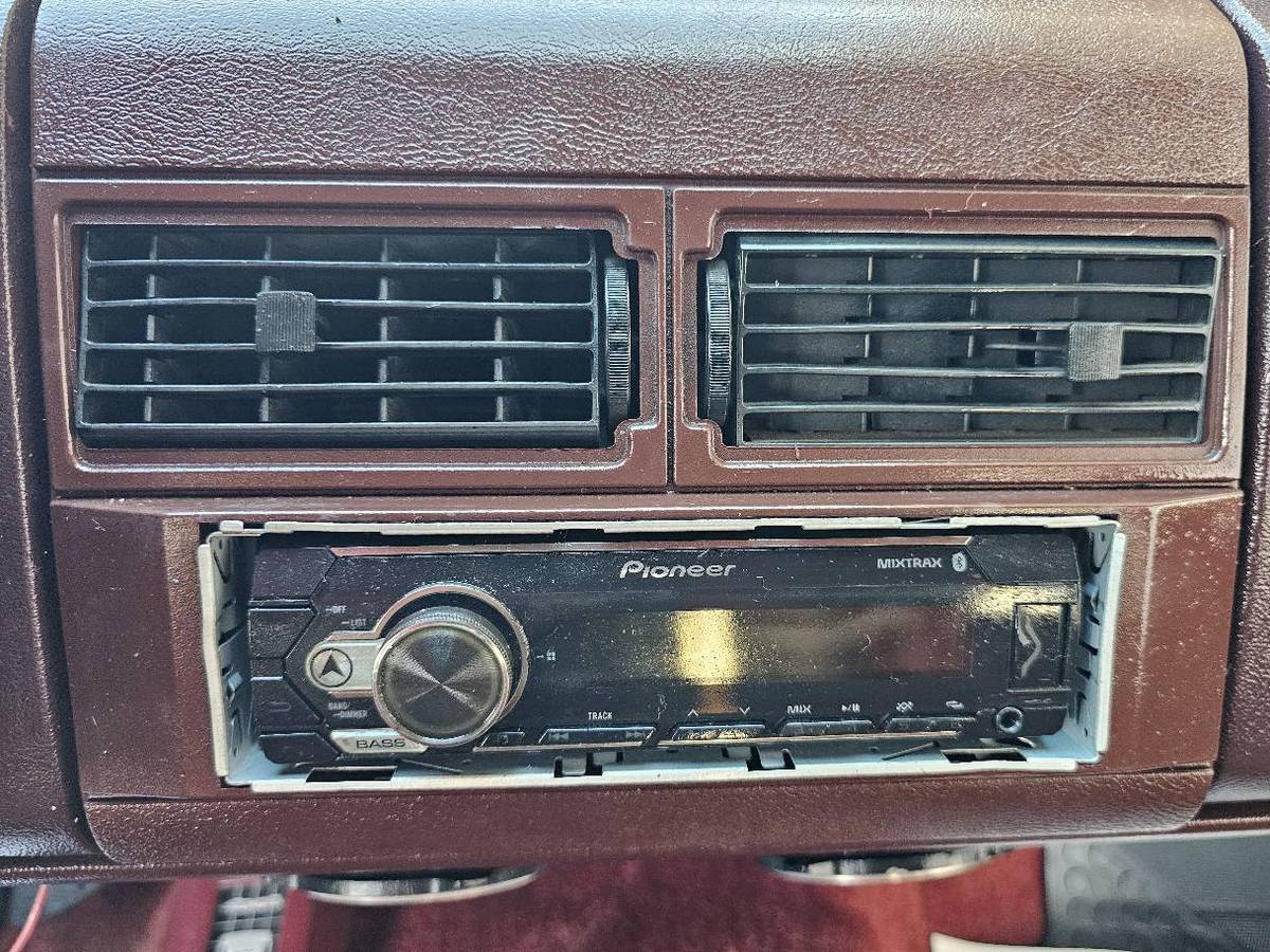 Chevrolet-blazer-silverado-1993-red-10