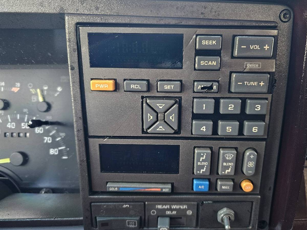 Chevrolet-blazer-silverado-1993-red-9