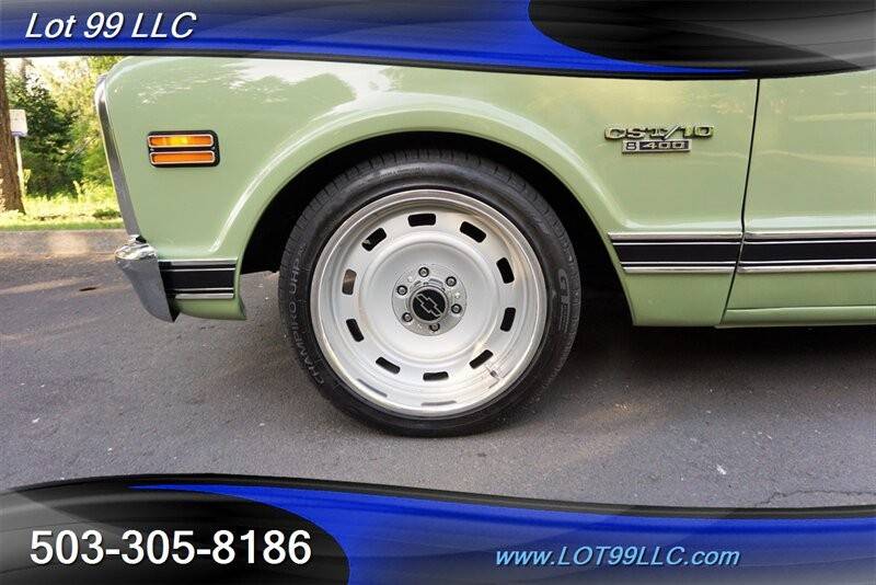 Chevrolet-c-10-cst-v8-auto-new-1969-green-1