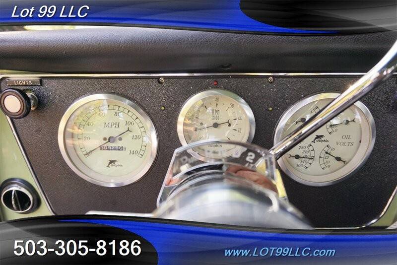 Chevrolet-c-10-cst-v8-auto-new-1969-green-26