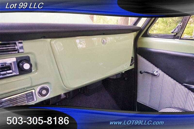 Chevrolet-c-10-cst-v8-auto-new-1969-green-44