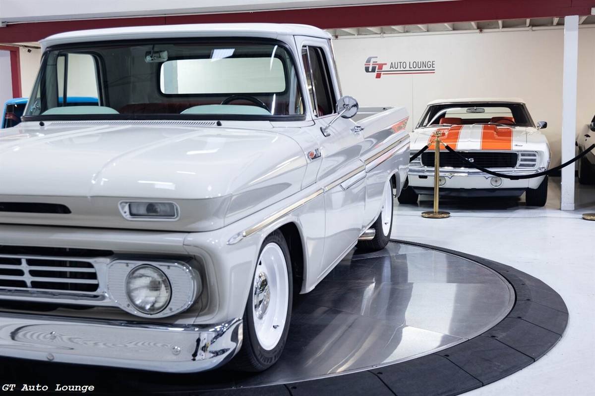 Chevrolet-c-10-restomod-1962-custom-11