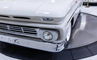 Chevrolet-c-10-restomod-1962-custom-13