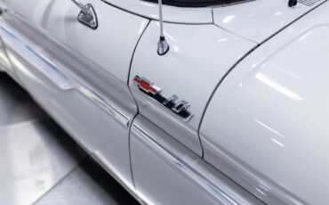 Chevrolet-c-10-restomod-1962-custom-14