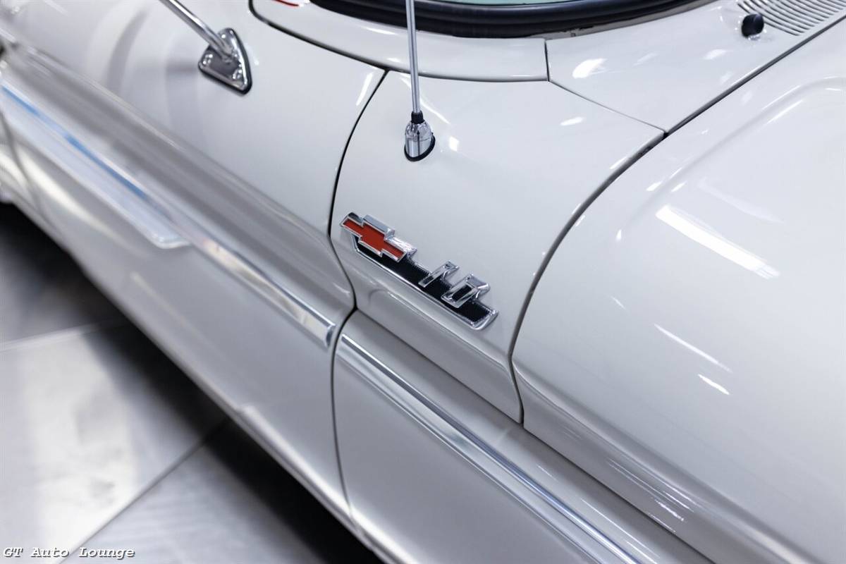 Chevrolet-c-10-restomod-1962-custom-14