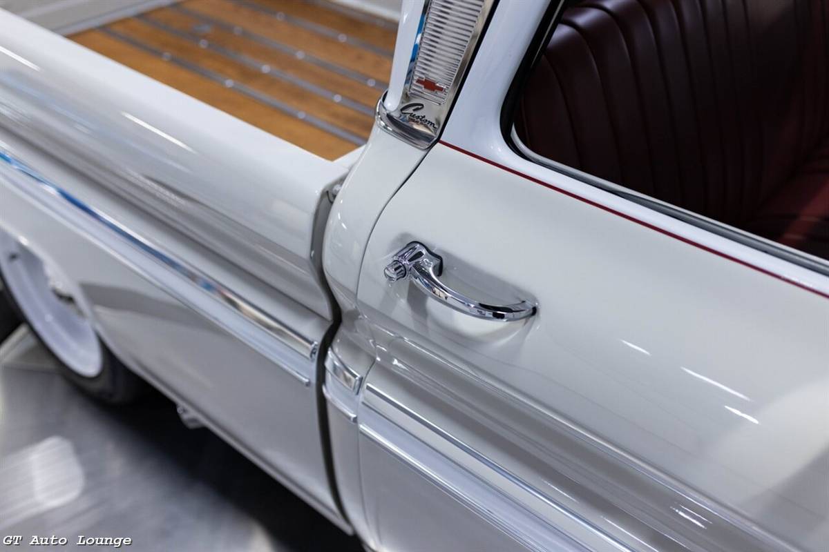 Chevrolet-c-10-restomod-1962-custom-18