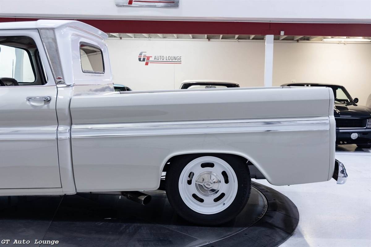Chevrolet-c-10-restomod-1962-custom-22
